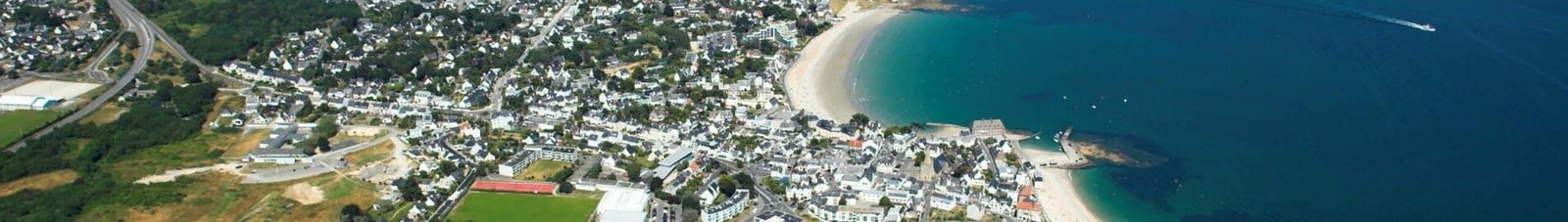 Vue aérienne Lorient, zones résidentielles, plages.