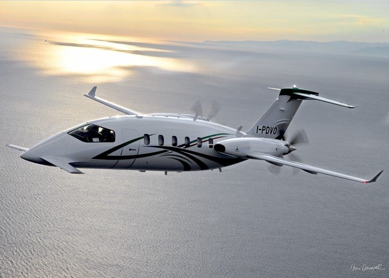 PIAGGIO AVANTI P180 en vol