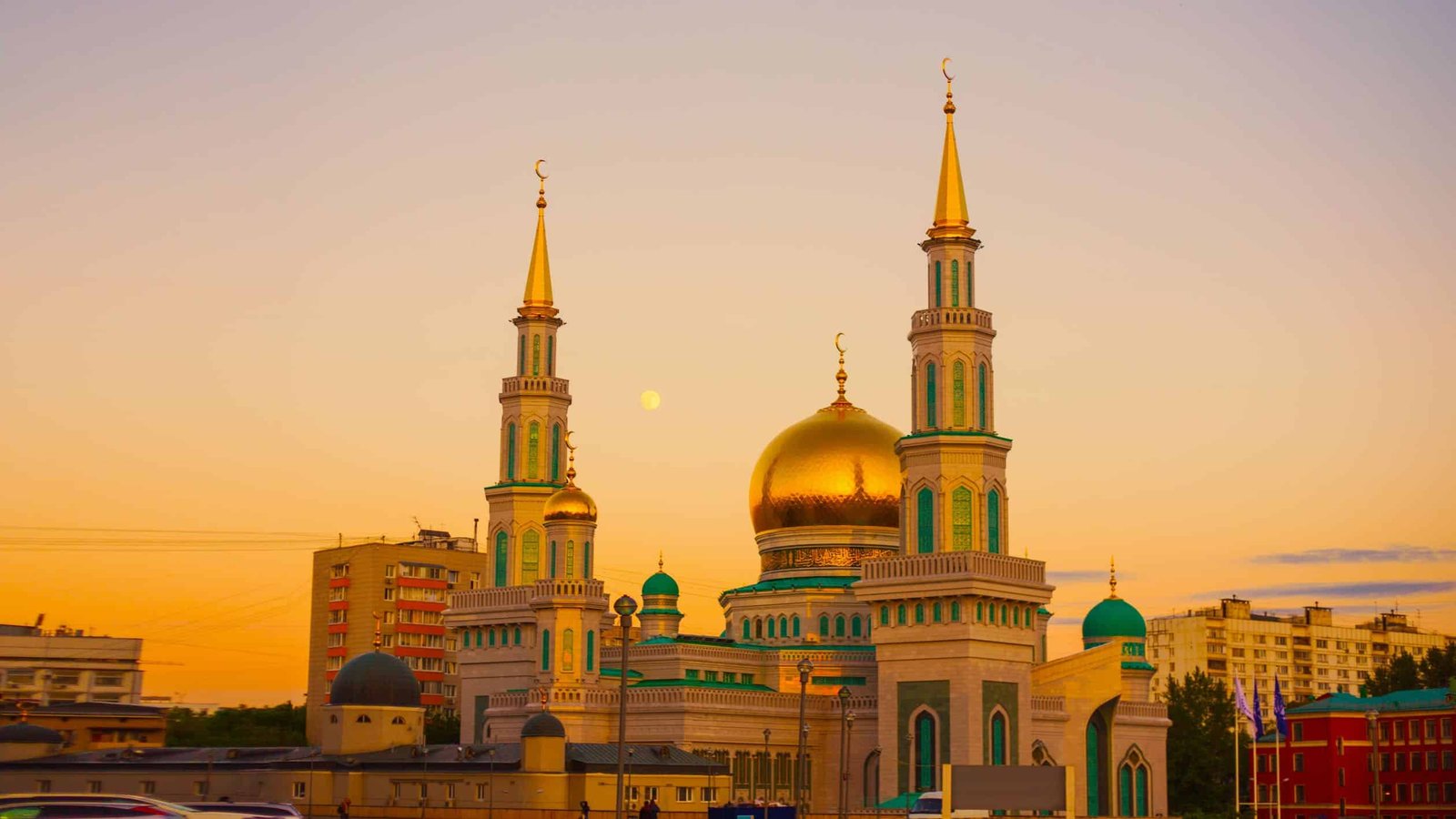 TOP 10 trajets jet privé Europe : mosquée au coucher de soleil.